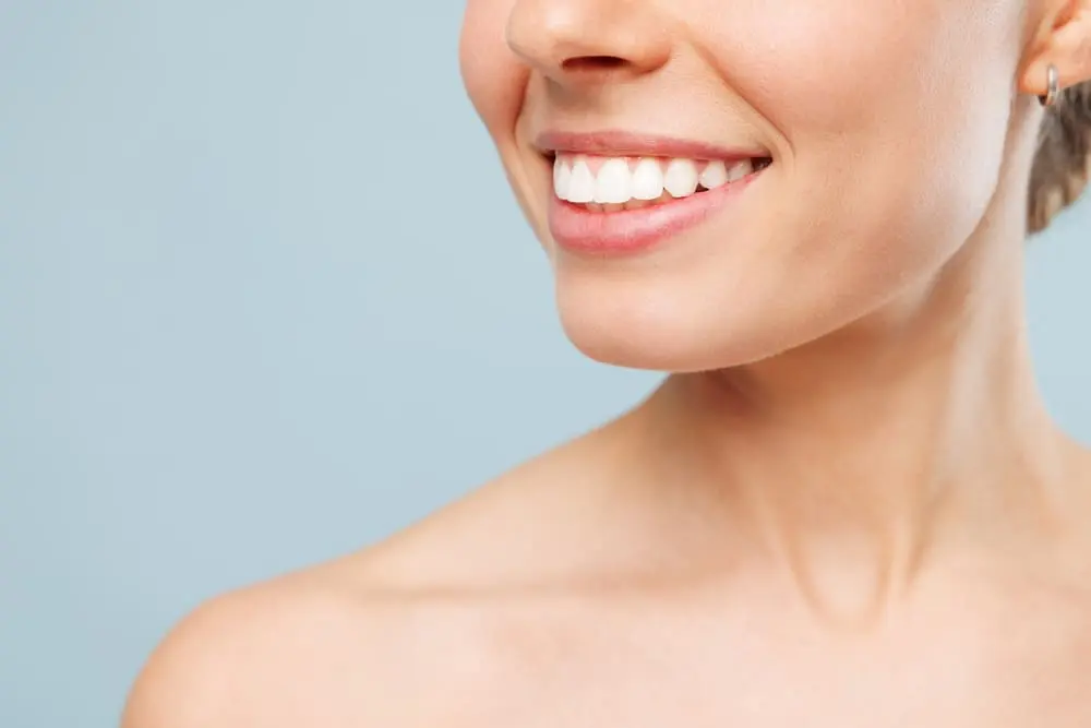 Woman with straight teeth